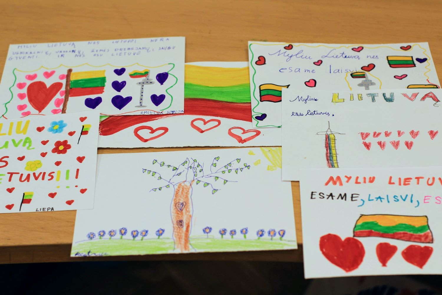 Vaikų atsakymai į klausimą kodėl myliu Lietuvą Vasario 16-osios proga