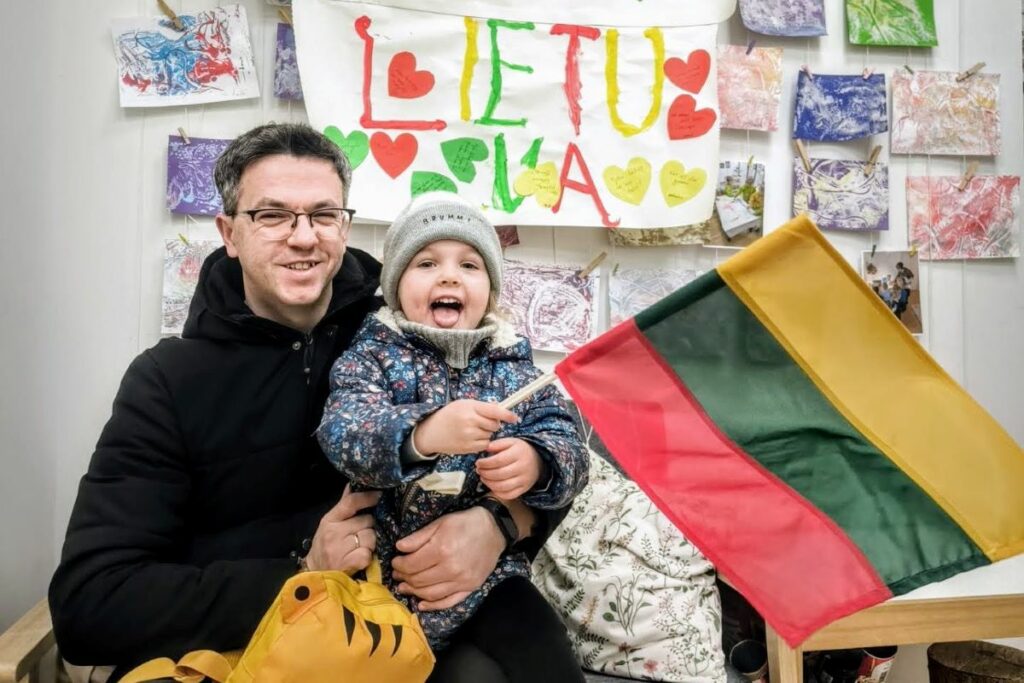 Meilė Lietuvai vaikų darbuose ir širdyse