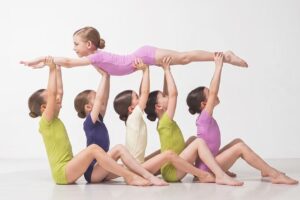 Menine gimnastika